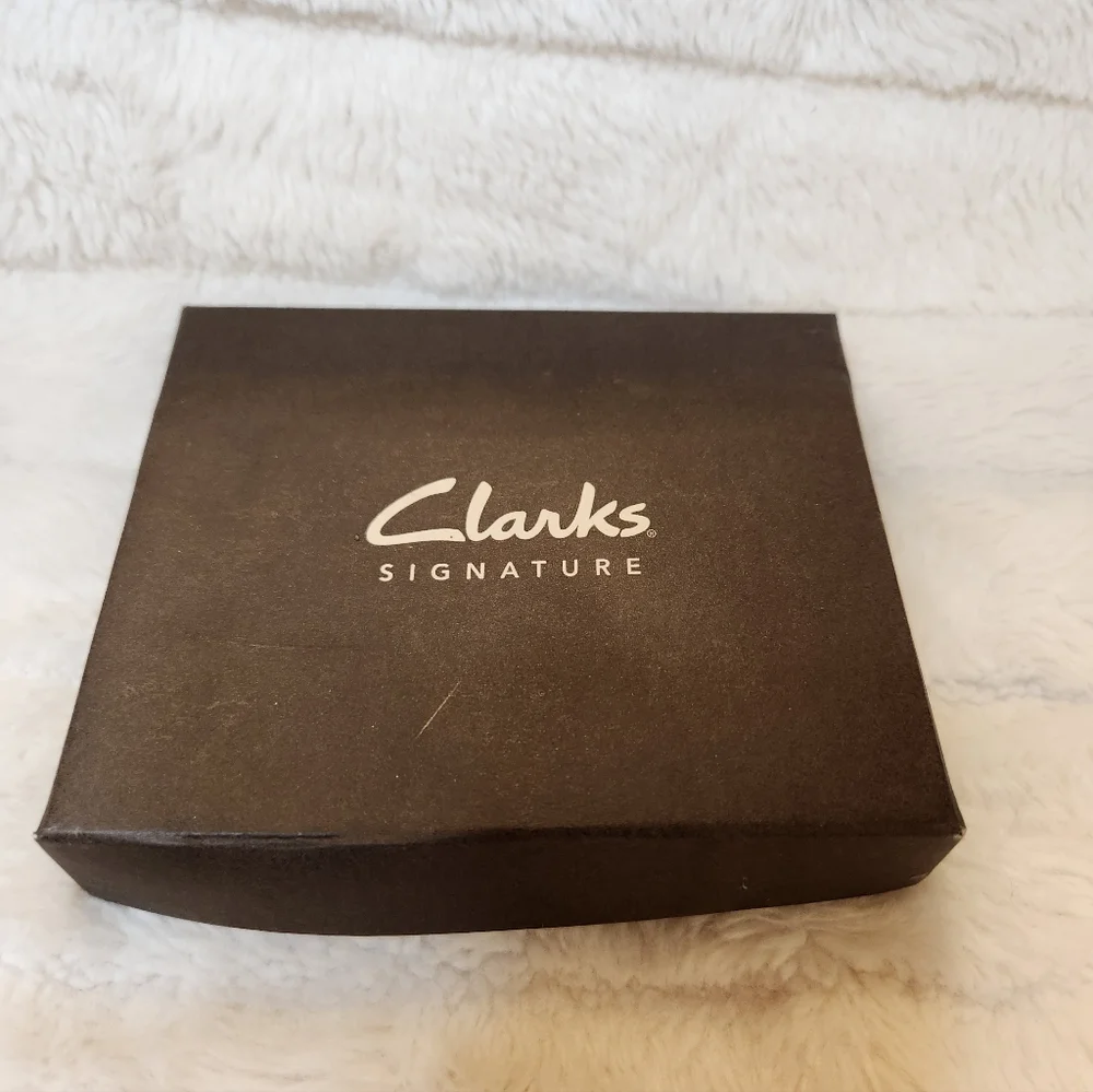 Clarks Black Leather Wallet for Men - Picture 7 of 10